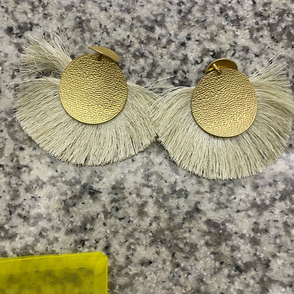 Gold plunder earrings fringe new